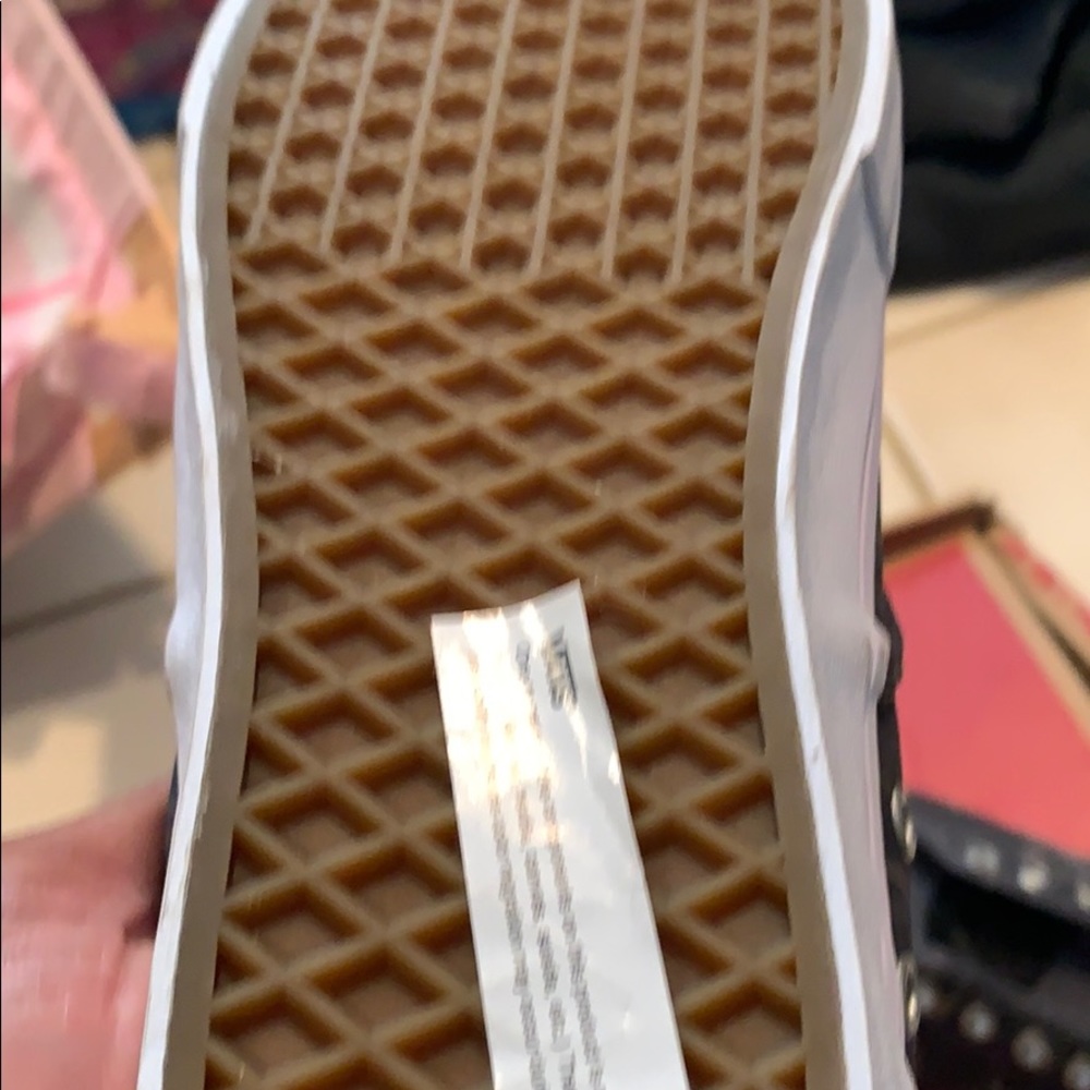 Vans - Picture 3 of 3